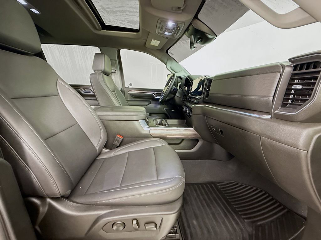 Used 2024 Chevrolet Silverado 3500 LTZ image 29