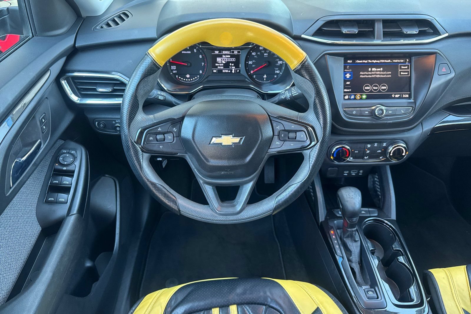Used 2023 Chevrolet TrailBlazer LT FWD image 17