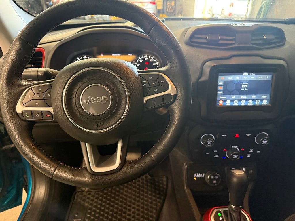 Used 2020 Jeep Renegade Trailhawk w/ Cold Weather Group AWD/4WD image 16