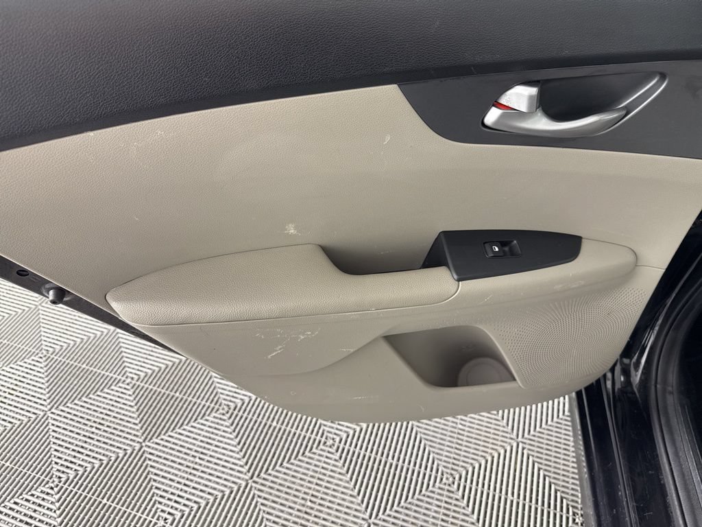 Used 2019 Kia Forte LXS FWD image 24