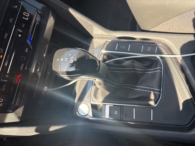 Used 2023 Volkswagen Tiguan SE R-Line FWD image 23