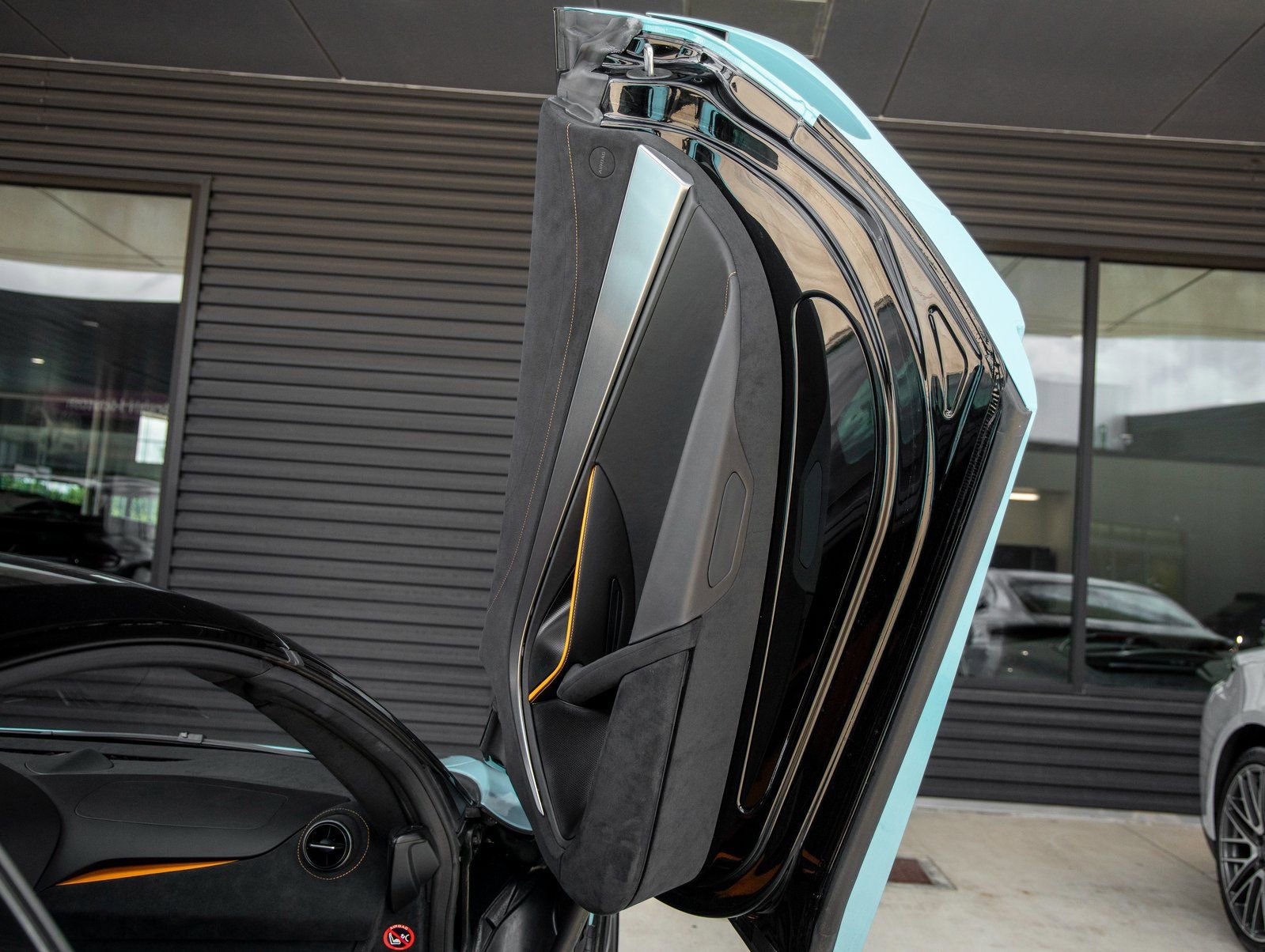 Used 2024 McLaren 750S Spider image 33