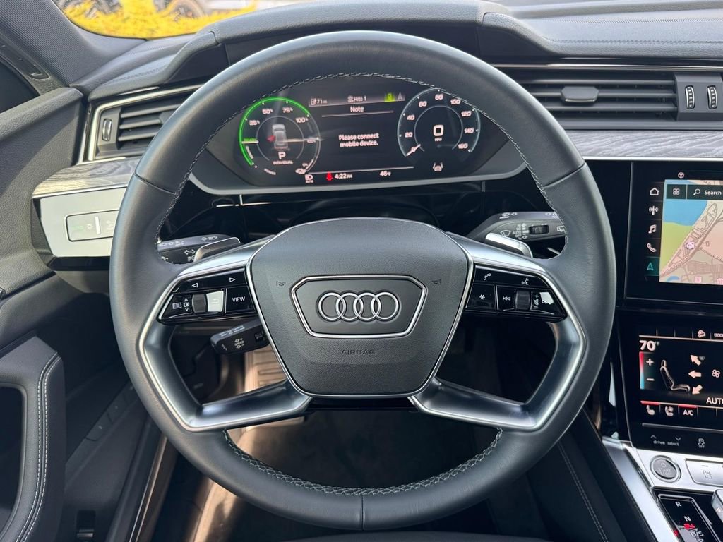 Used 2022 Audi e-tron Premium Plus image 11