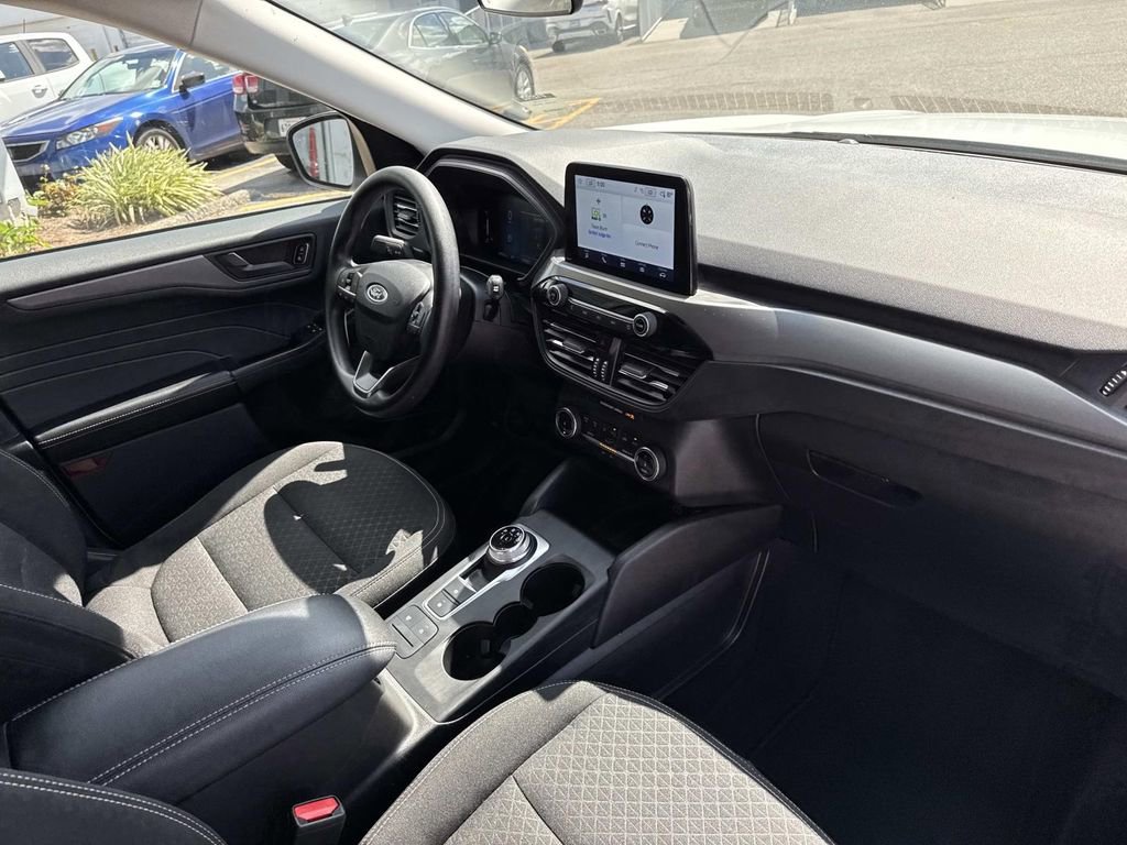 Used 2025 Ford Escape Active AWD/4WD image 13