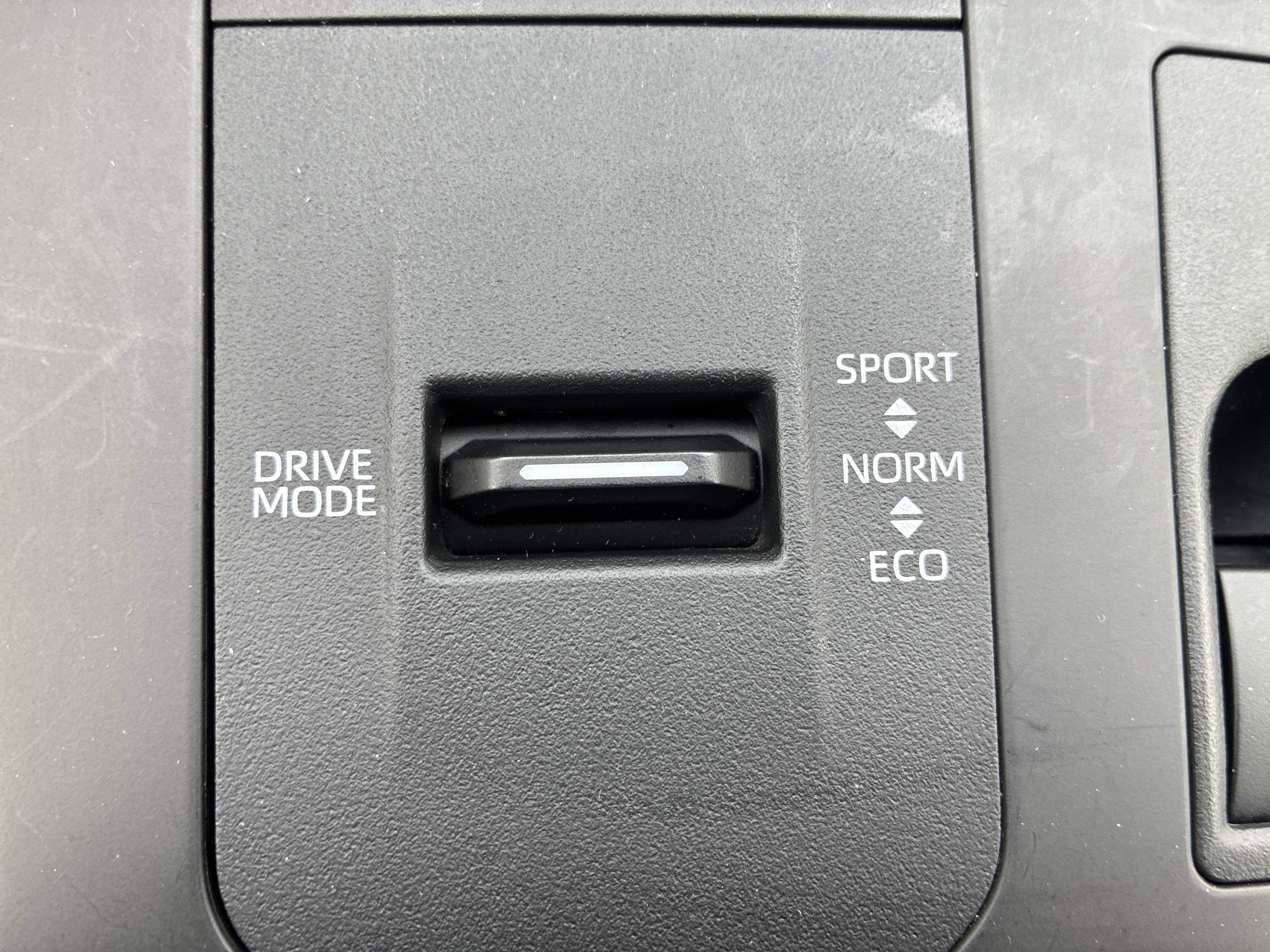 Used 2023 Toyota Highlander XLE AWD/4WD image 48