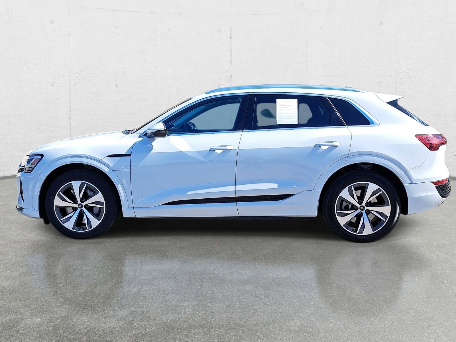 Used 2024 Audi Q8 e-tron Premium AWD/4WD image 8
