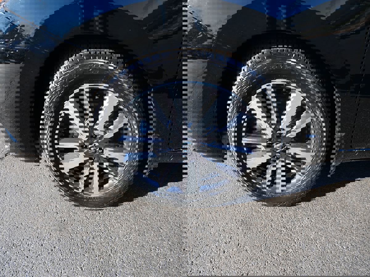 Used 2021 Nissan Versa SV image 31