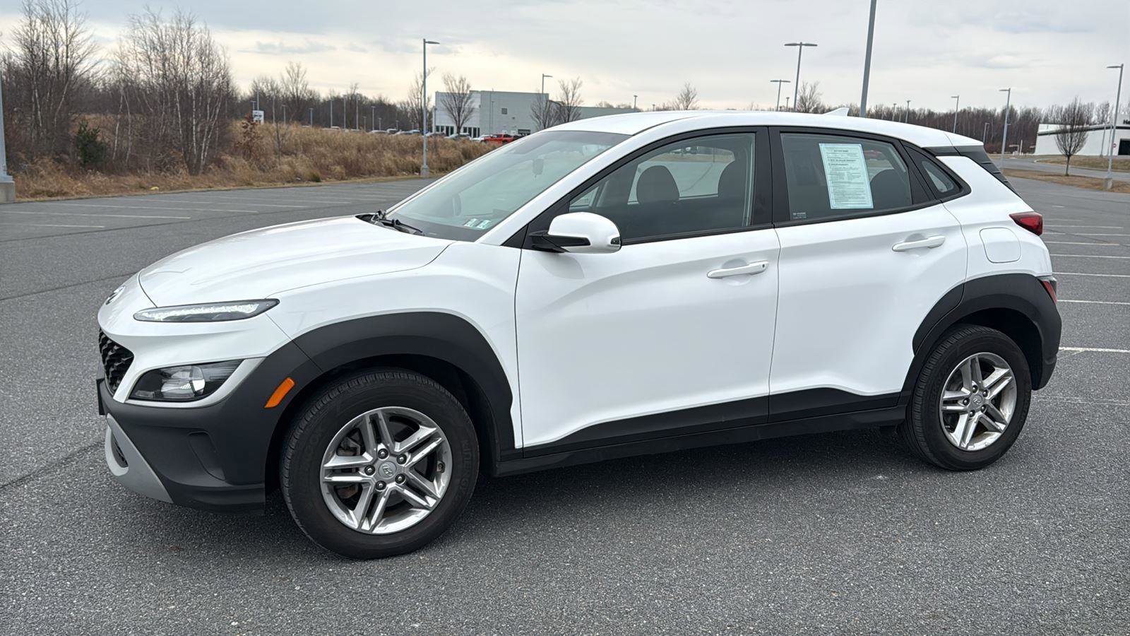 Used 2023 Hyundai Kona SE w/ Cargo Package image 13