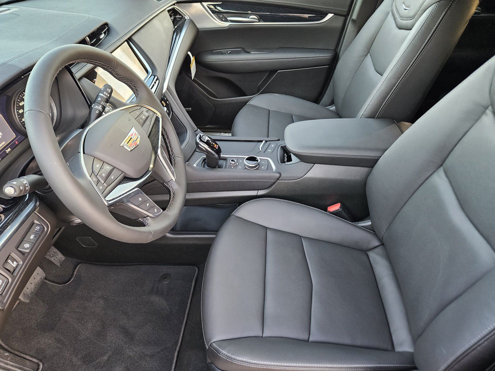New 2026 Cadillac XT5 Premium Luxury w/ Driver Assist Package AWD/4WD image 9