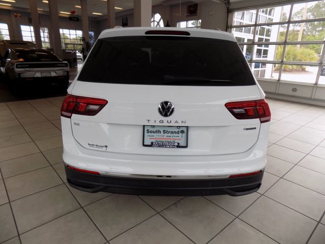Used 2022 Volkswagen Tiguan SE AWD/4WD image 6
