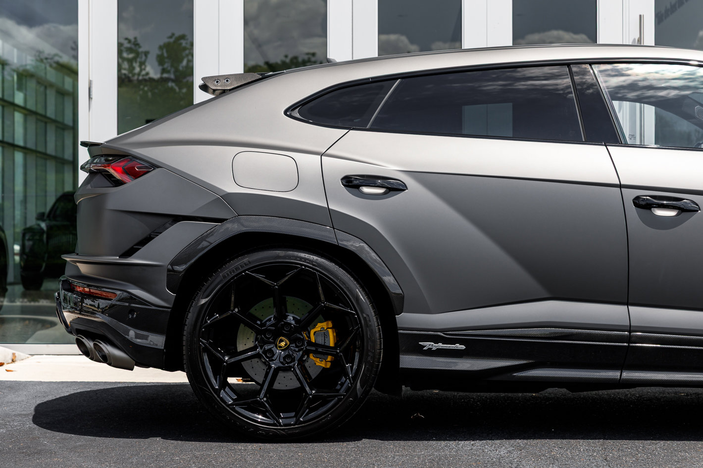 Used 2024 Lamborghini Urus Performante AWD/4WD image 17