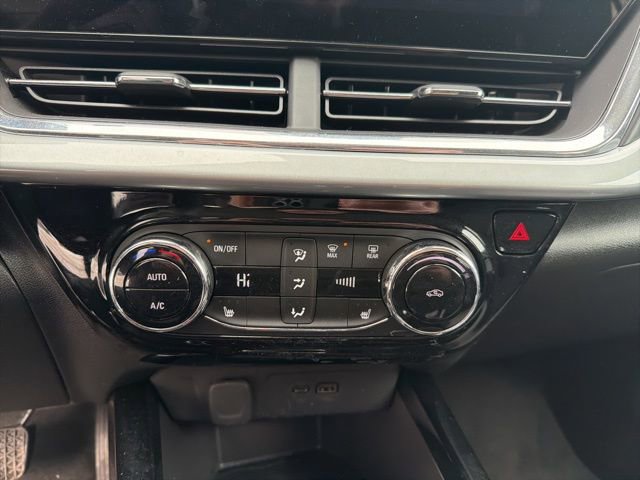 Used 2025 Chevrolet Trax LT w/ Driver Confidence Package image 20