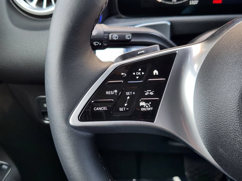 New 2026 Mercedes-Benz GLB 250 4MATIC image 29