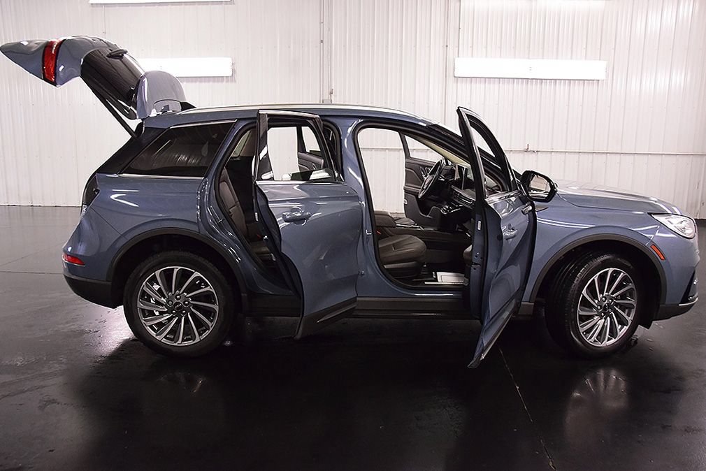 Used 2024 Lincoln Corsair Reserve AWD/4WD image 32