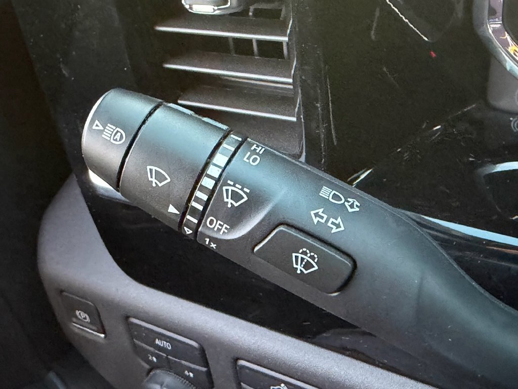 Used 2024 Chevrolet Silverado 1500 LT AWD/4WD image 32