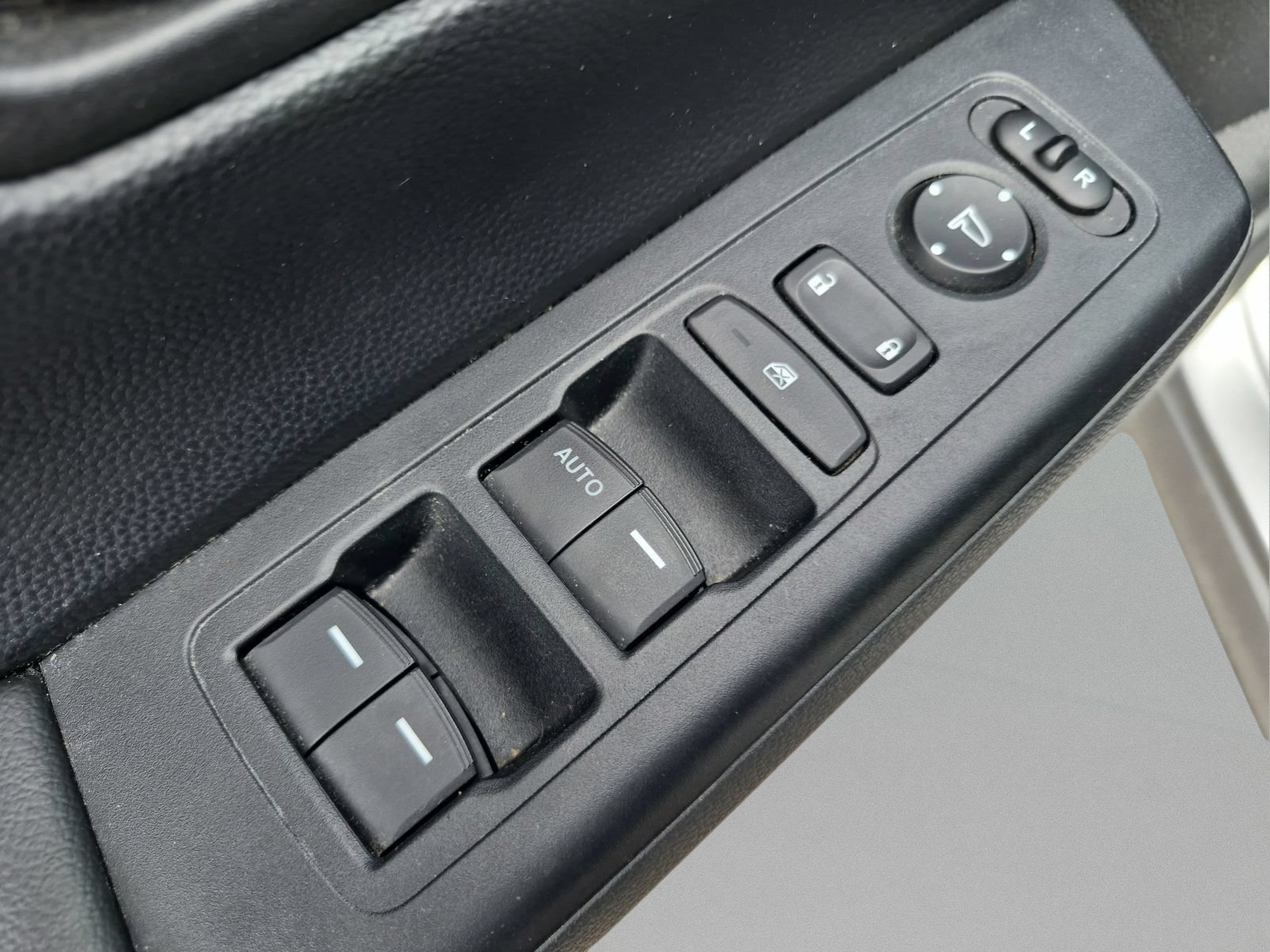 Used 2023 Honda CR-V LX image 16