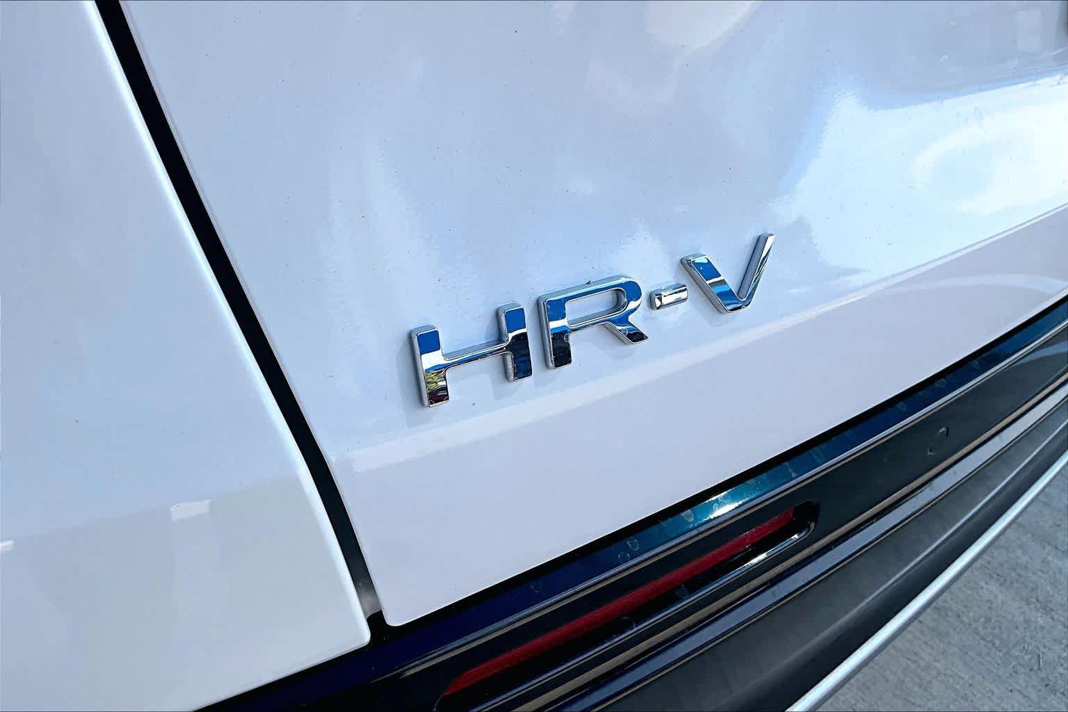 Used 2027 Honda HR-V EX-L image 10