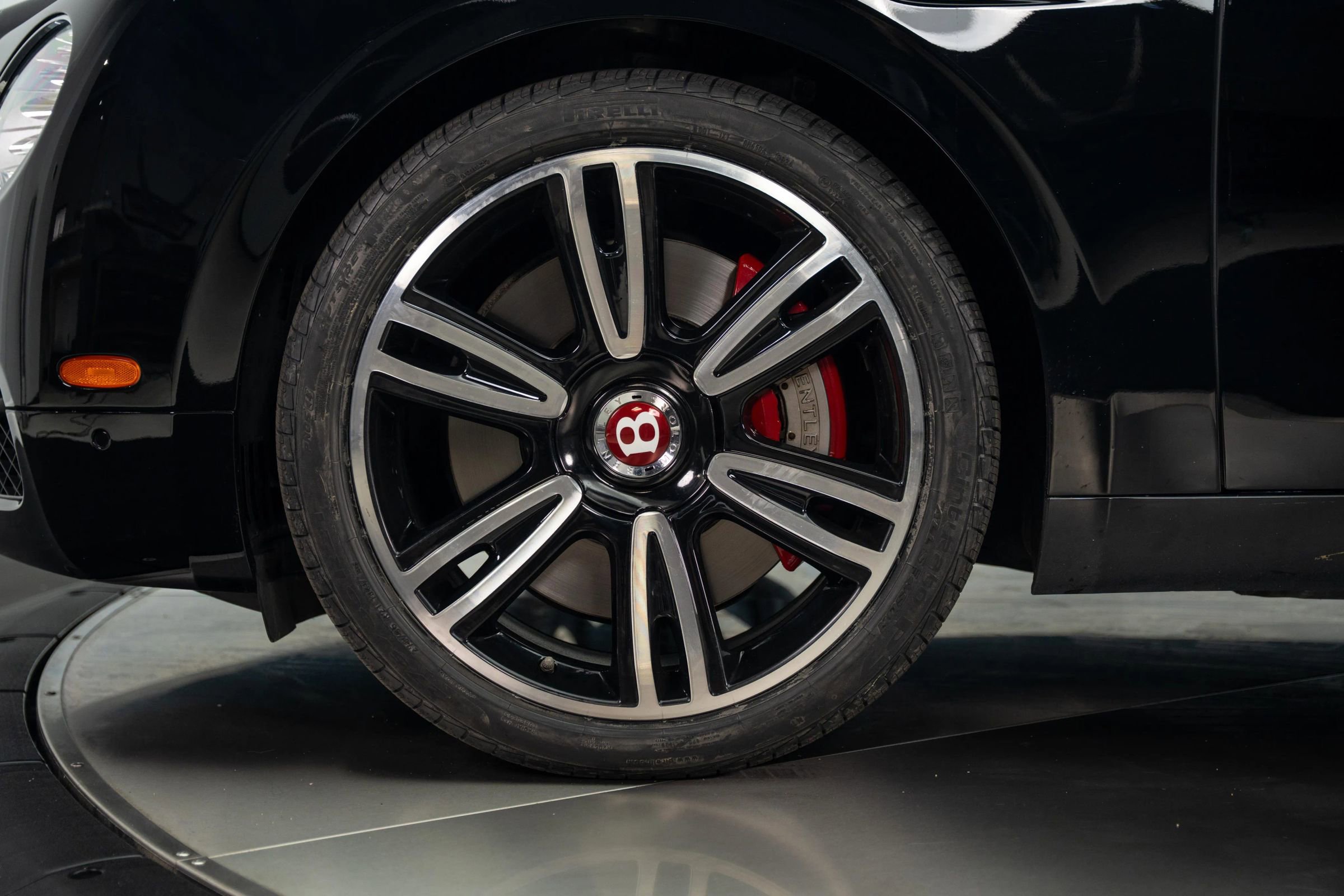 Used 2018 Bentley Flying Spur V8 image 16