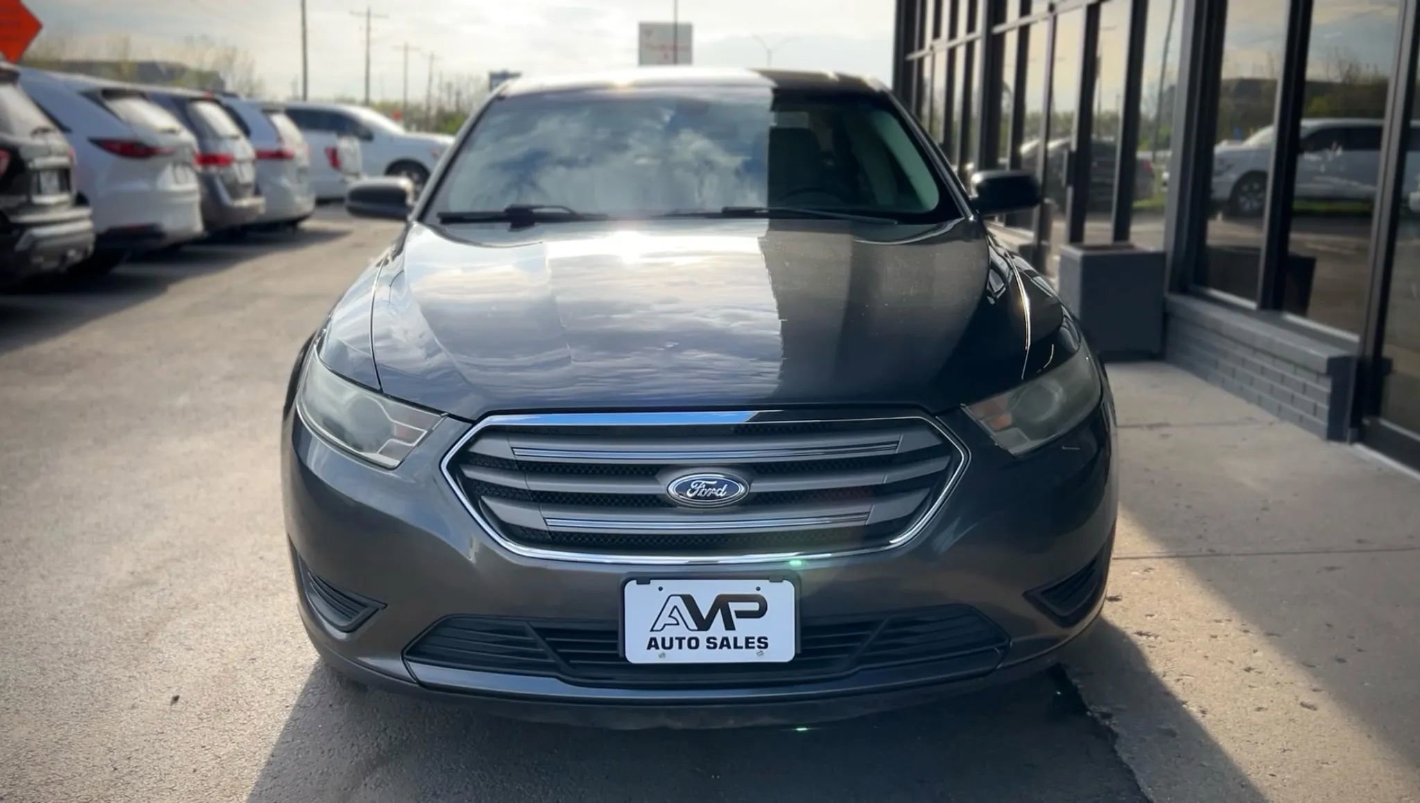 Used 2015 Ford Taurus SE image 8