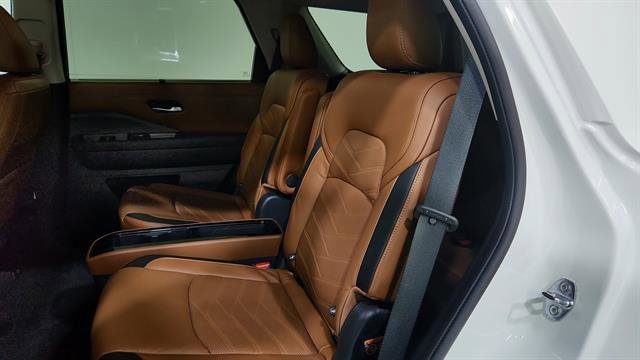 Certified 2023 Nissan Pathfinder Platinum FWD image 23