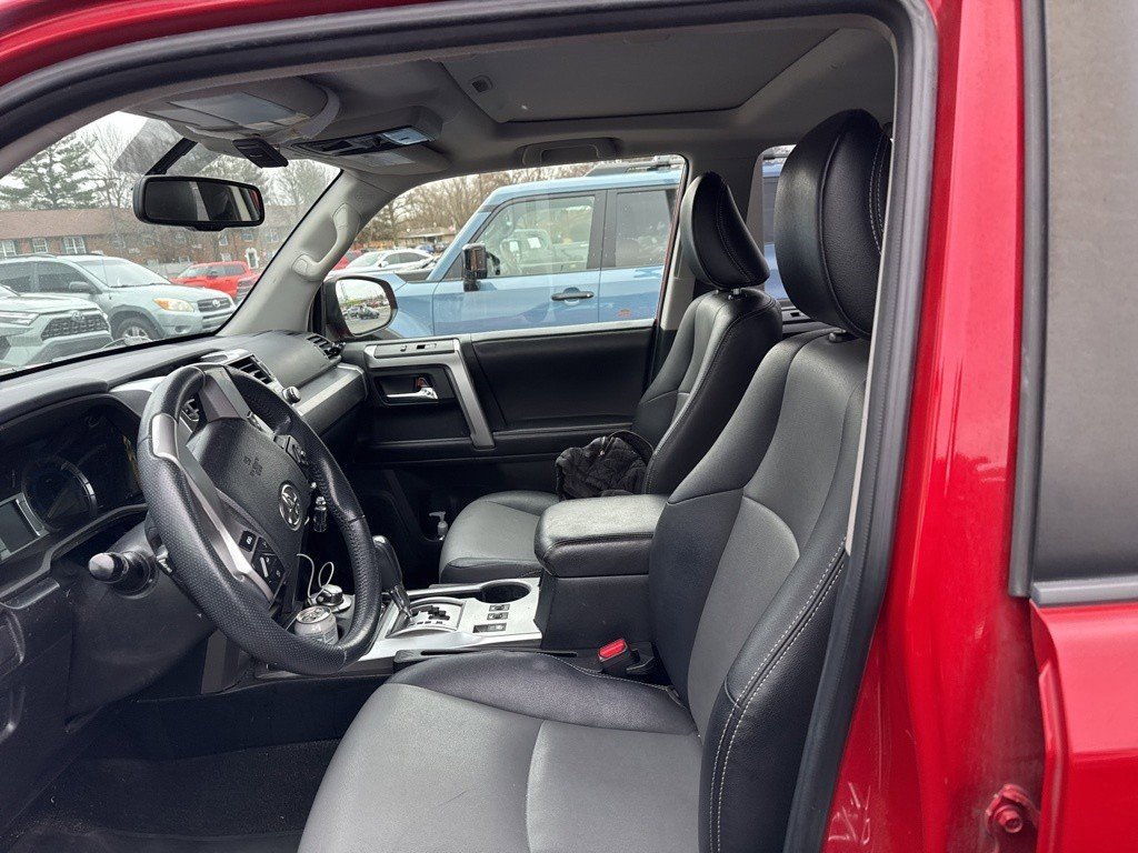 Used 2016 Toyota 4Runner SR5 image 4