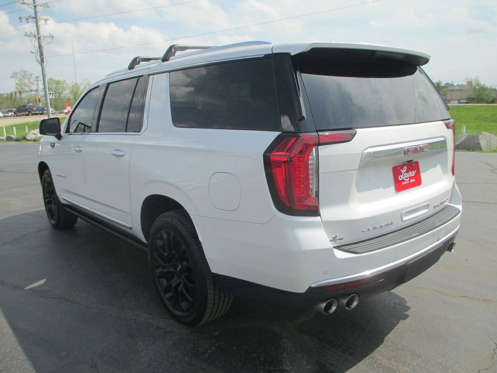 Used 2023 GMC Yukon XL Denali image 10