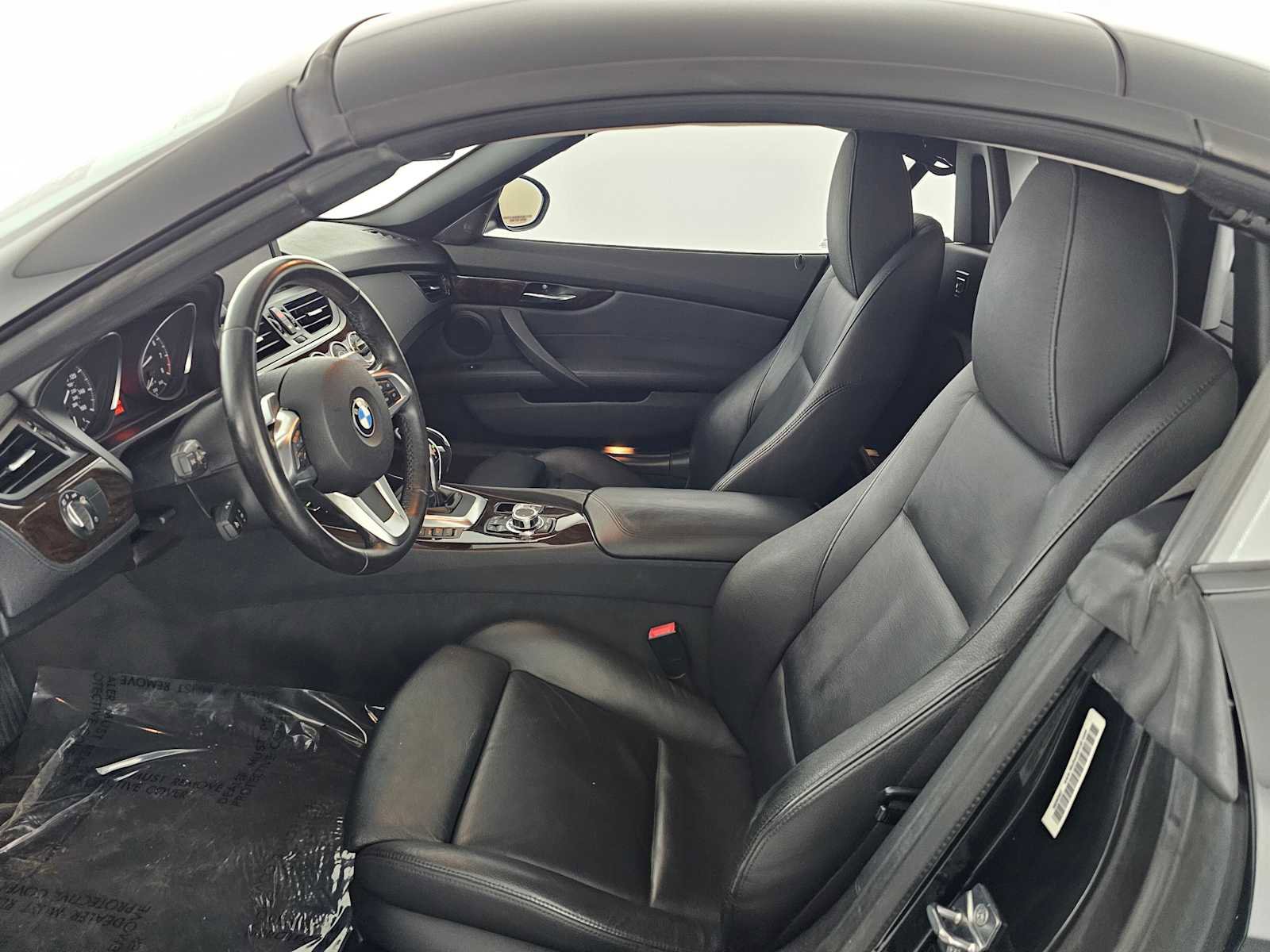 Used 2010 BMW Z4 sDrive35i image 16