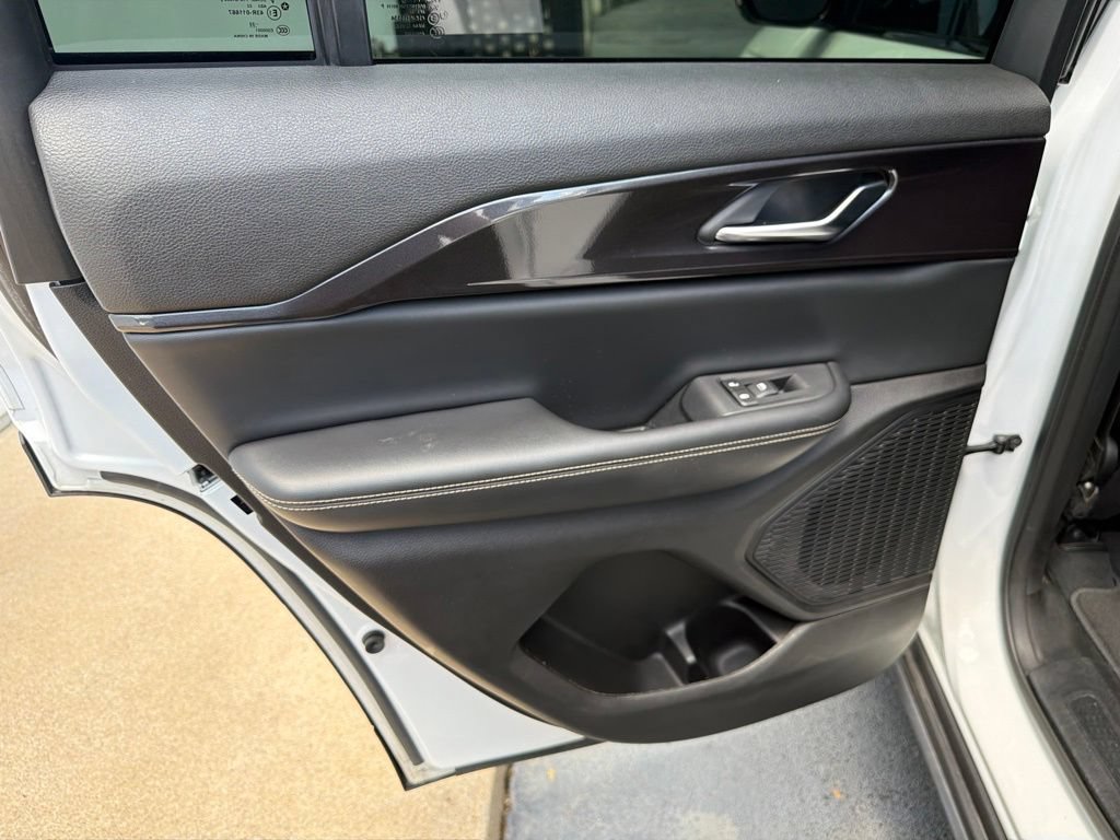 Used 2023 Jeep Grand Cherokee Altitude AWD/4WD image 30