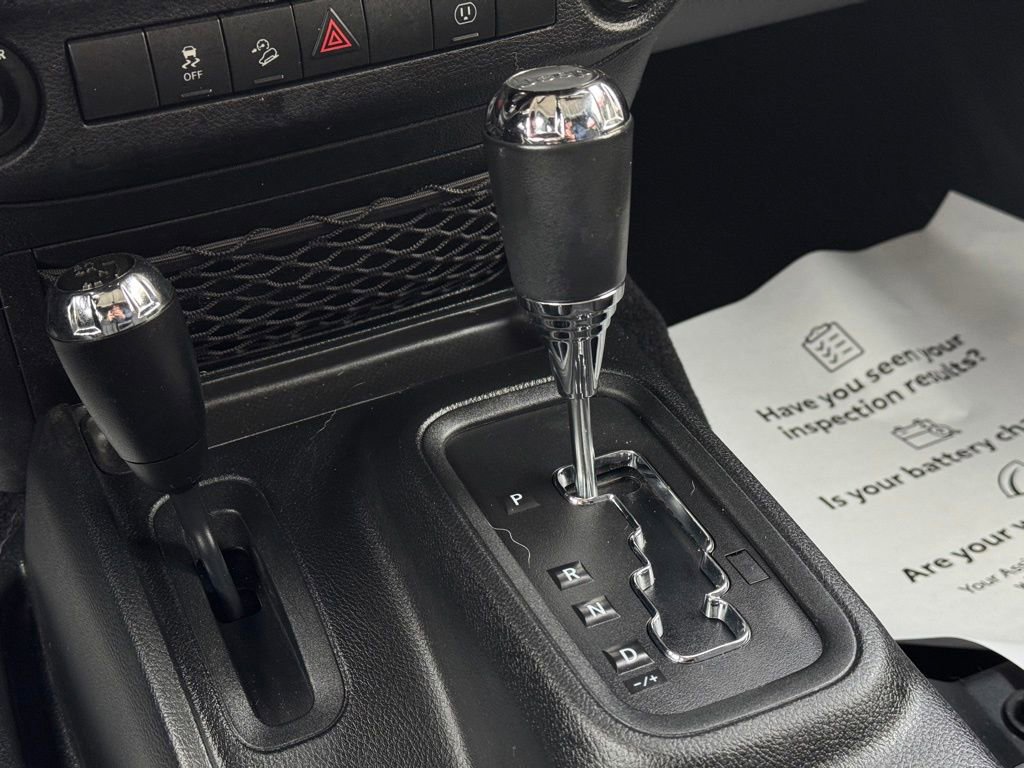 Used 2018 Jeep Wrangler Unlimited Sahara image 34