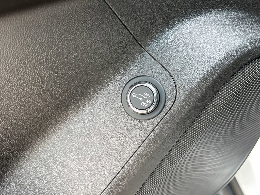 Used 2023 GMC Acadia SLE w/ Driver Convenience Package image 21