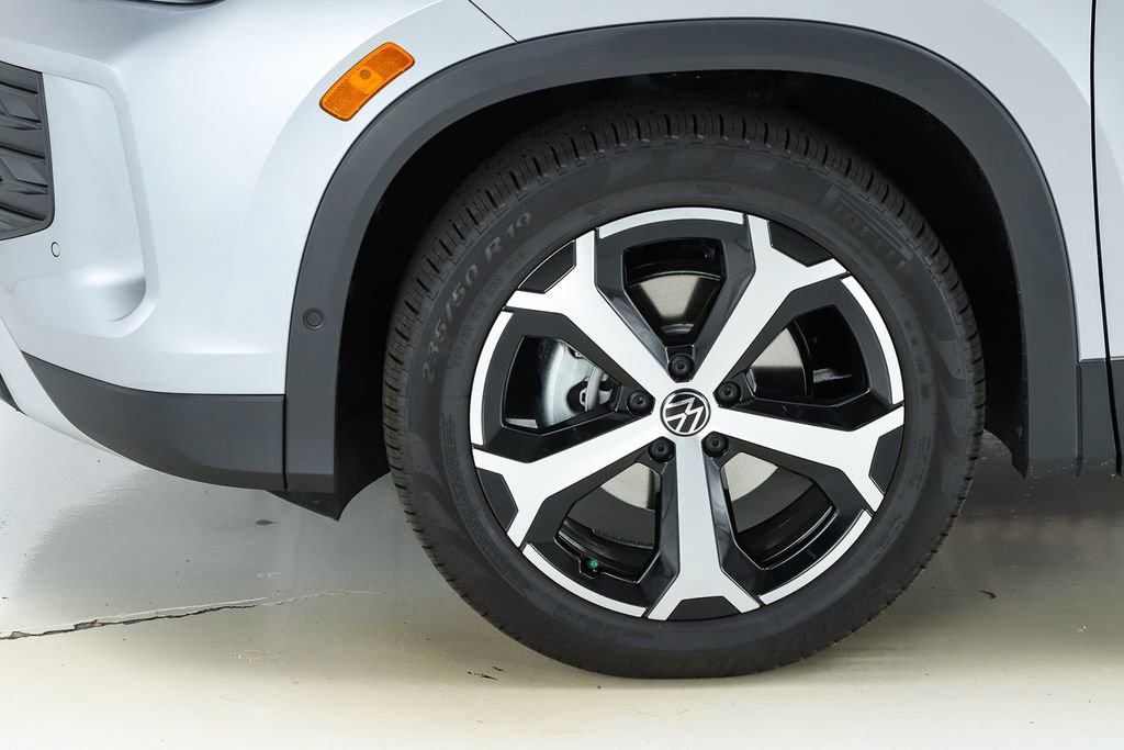 New 2026 Volkswagen Tiguan SE image 44