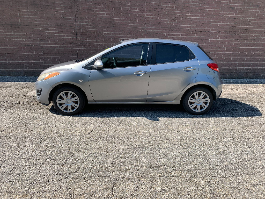 Used 2014 MAZDA MAZDA2 Sport FWD image 2