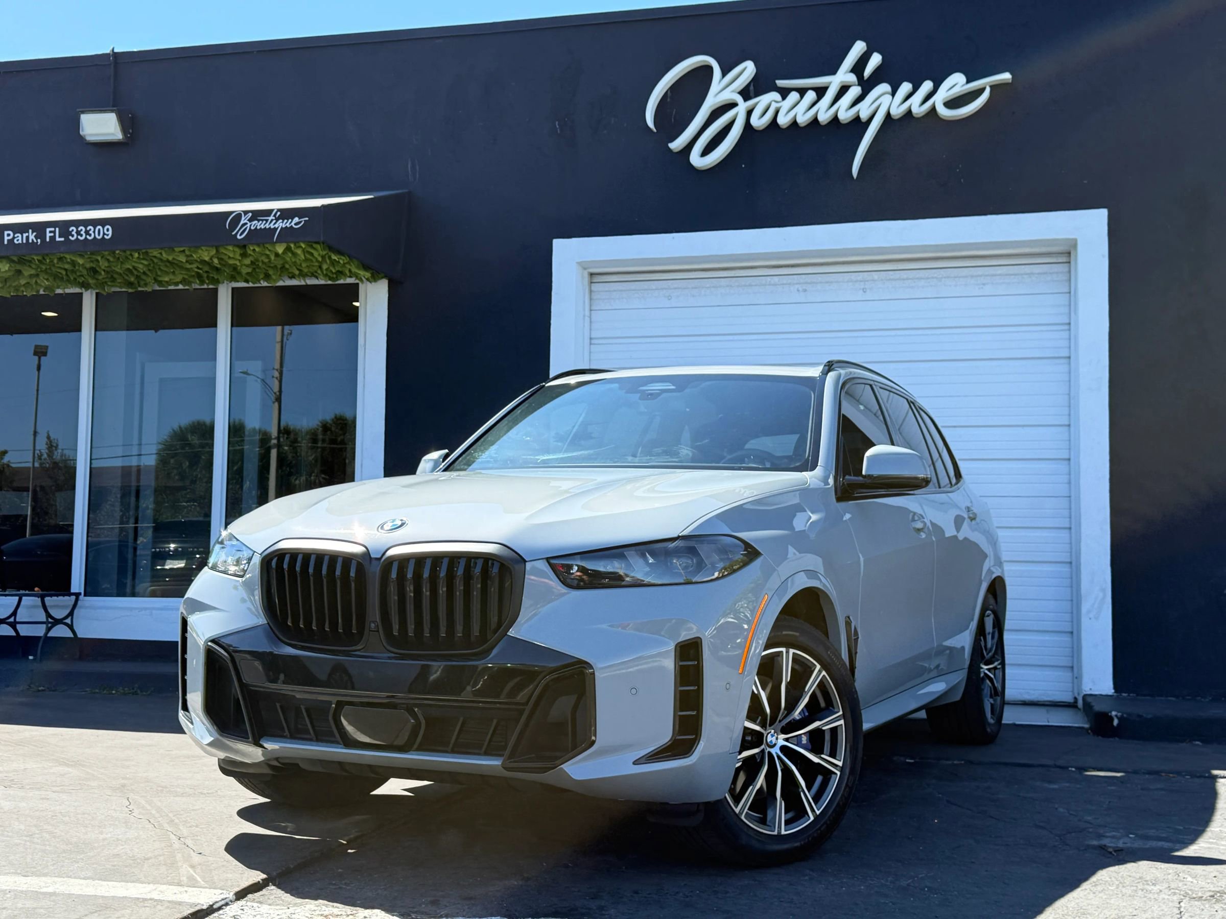 Used 2024 BMW X5 xDrive40i w/ M Sport Package image 56