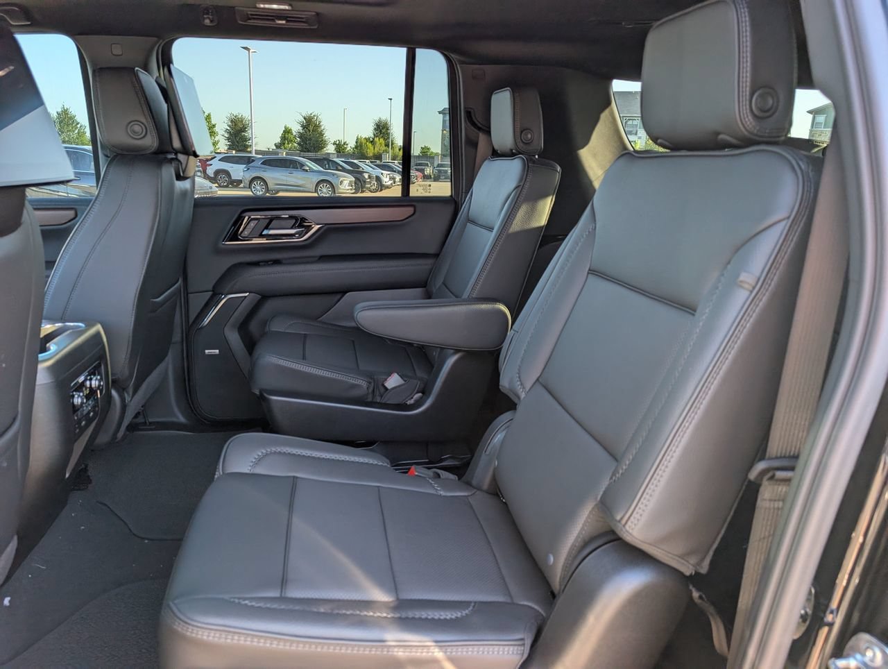 New 2026 GMC Yukon XL Denali w/ Denali Reserve Package AWD/4WD image 20