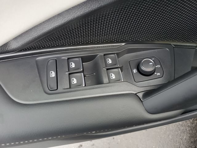 New 2026 Volkswagen Tiguan SE AWD/4WD image 16