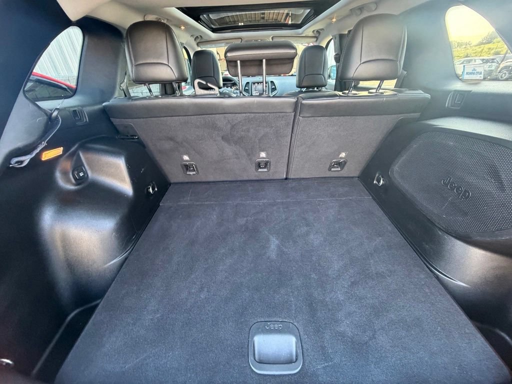 Used 2022 Jeep Cherokee Latitude Lux w/ Sun & Sound Group AWD/4WD image 49