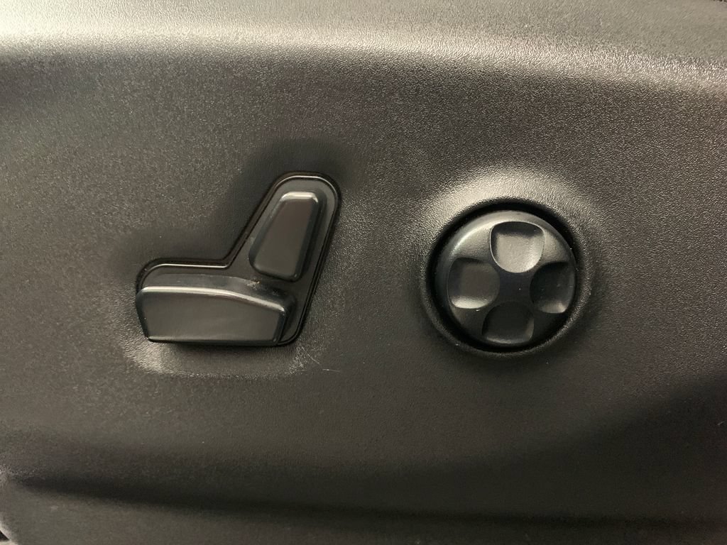 Used 2019 Chrysler Pacifica Touring-L Plus w/ Advanced Safetytec Group FWD image 19