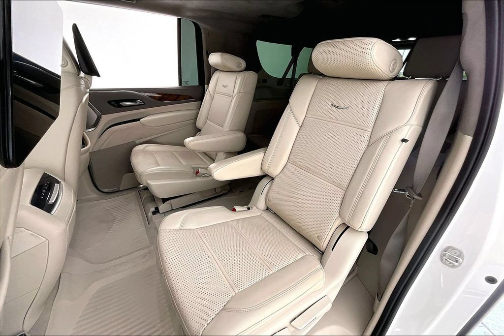 Used 2021 Cadillac Escalade ESV Sport Platinum AWD/4WD image 32