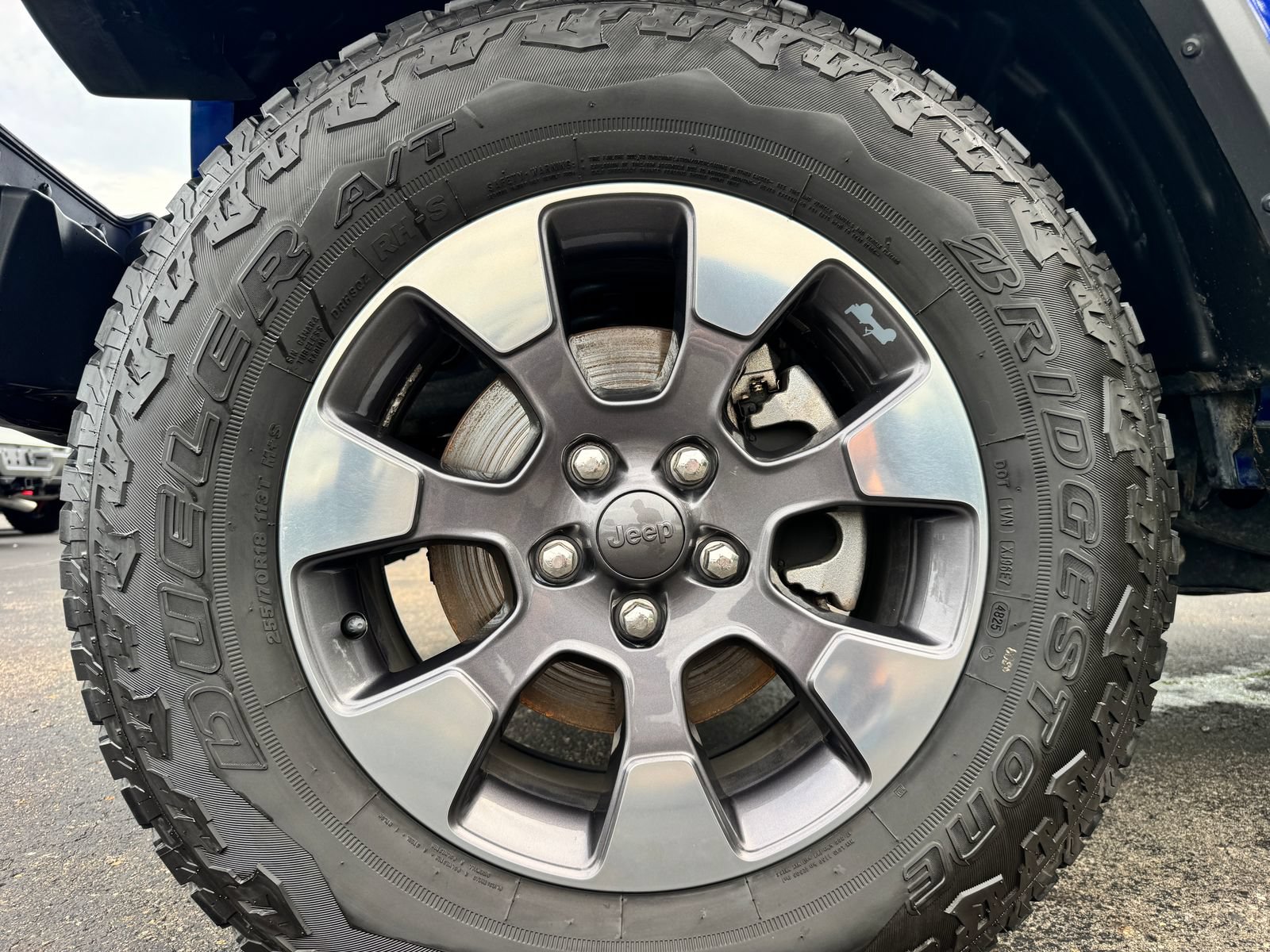 Used 2019 Jeep Wrangler Unlimited Sahara AWD/4WD image 35