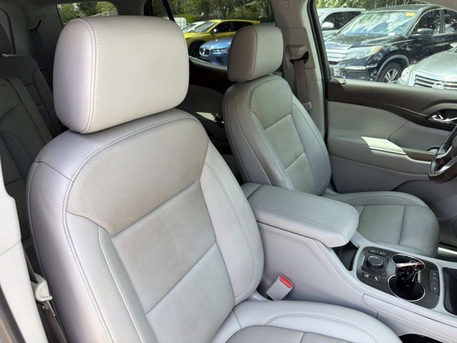 Used 2022 GMC Acadia SLT w/ Technology Package image 17