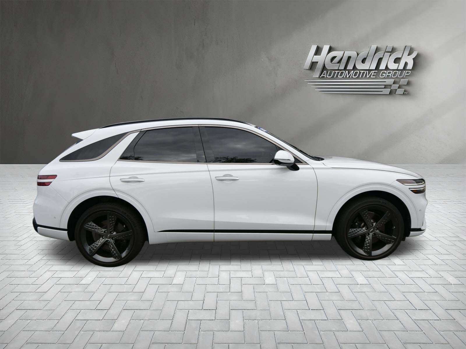 Used 2023 Genesis GV70 2.5T w/ Sport Prestige Package AWD/4WD image 10