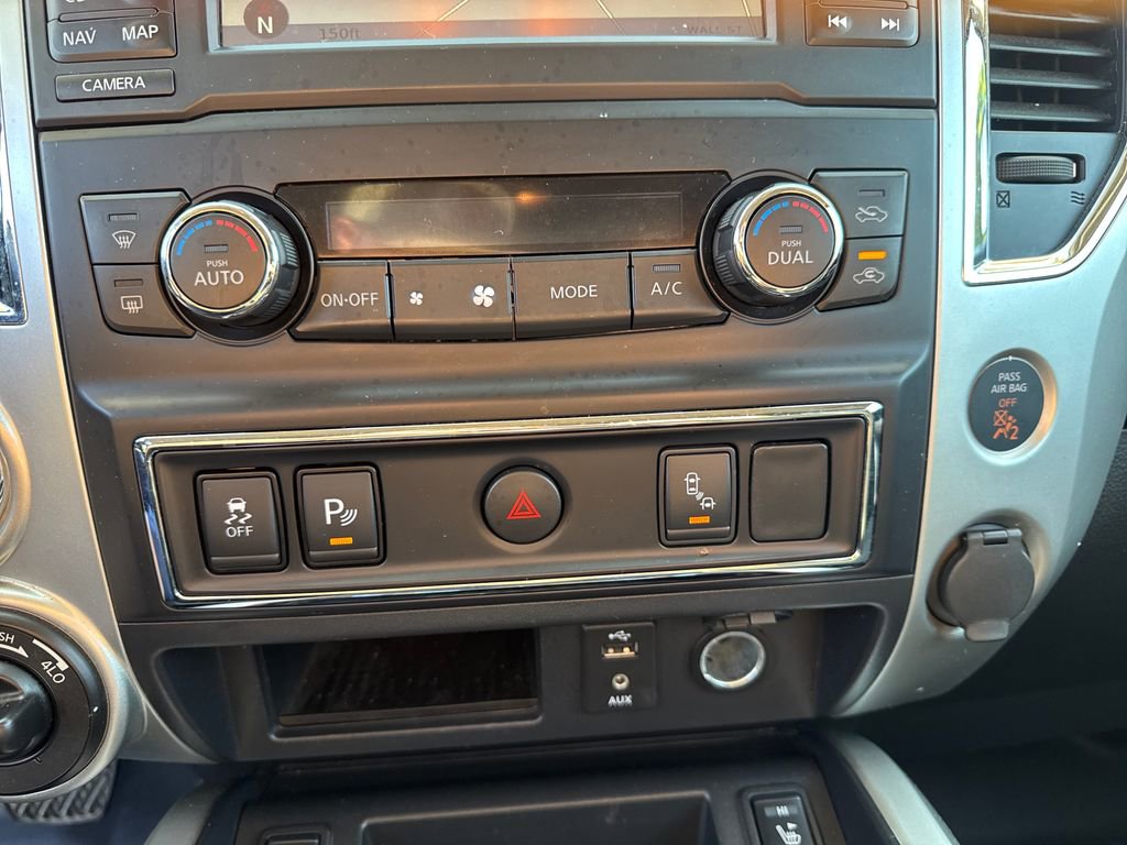 Used 2018 Nissan Titan SV w/ SV Convenience Package AWD/4WD image 23