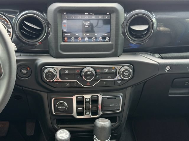 Used 2023 Jeep Wrangler Unlimited Sport AWD/4WD image 16