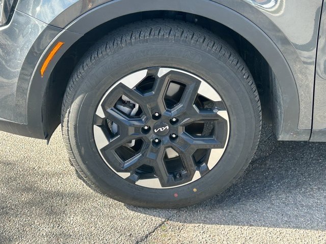 Used 2024 Kia Sorento S image 12