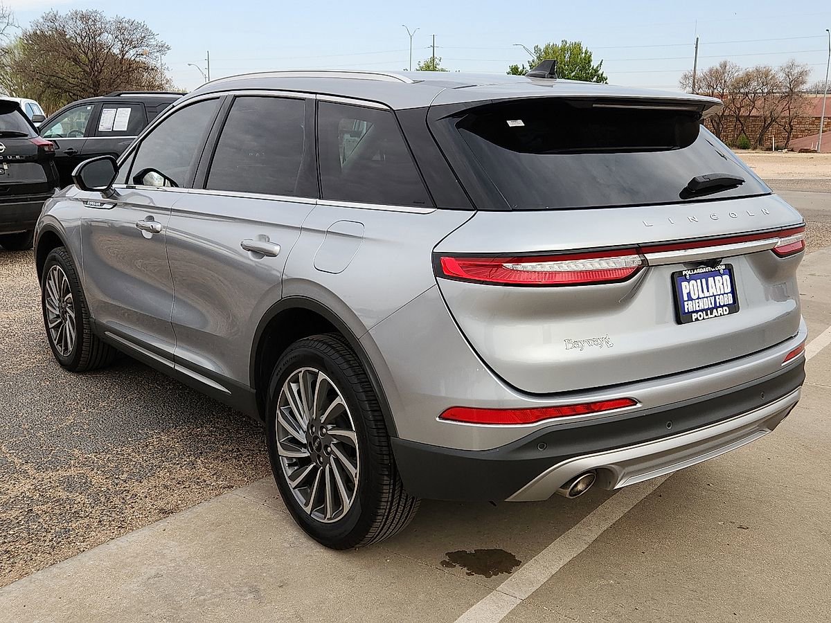 Used 2023 Lincoln Corsair Reserve image 2