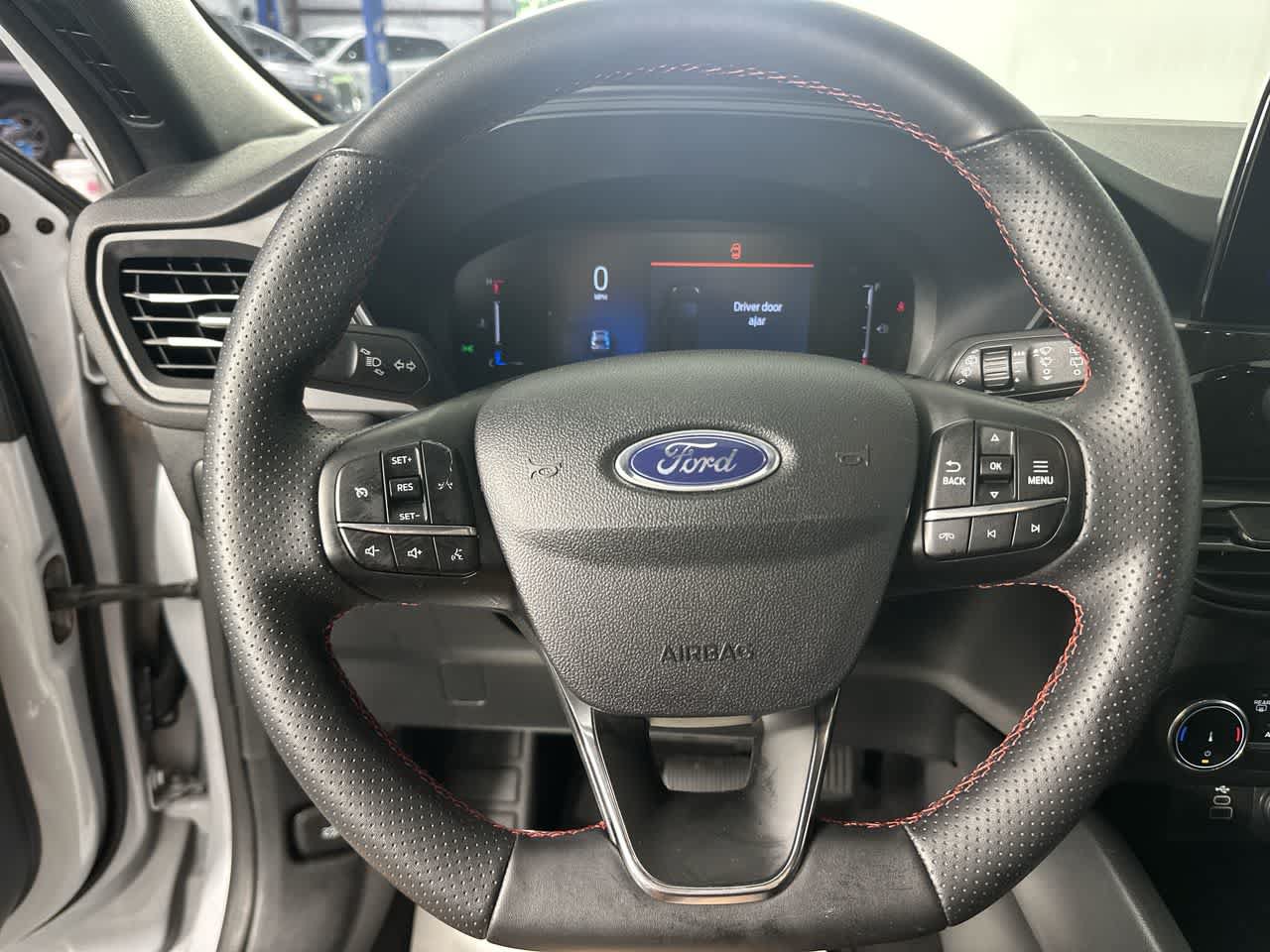 Used 2025 Ford Escape ST-Line FWD image 8