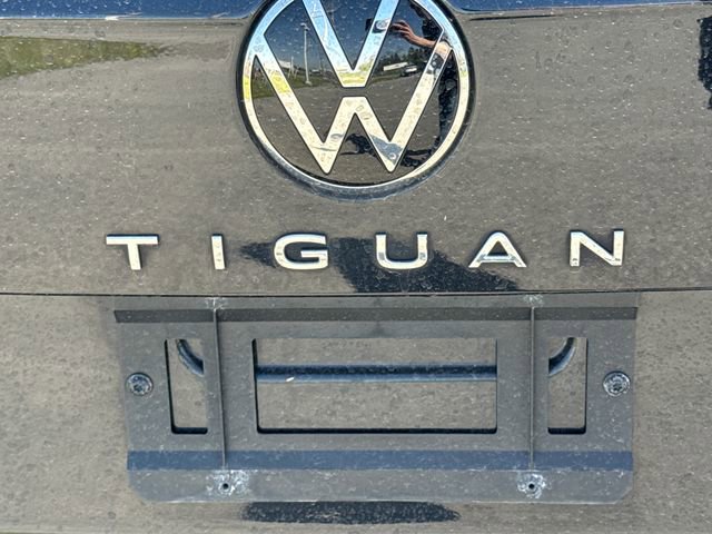 Used 2023 Volkswagen Tiguan SEL R-Line AWD/4WD image 17