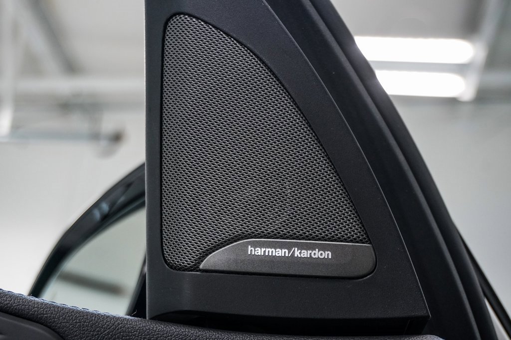 Used 2020 BMW X5 M50i w/ Premium Package image 42