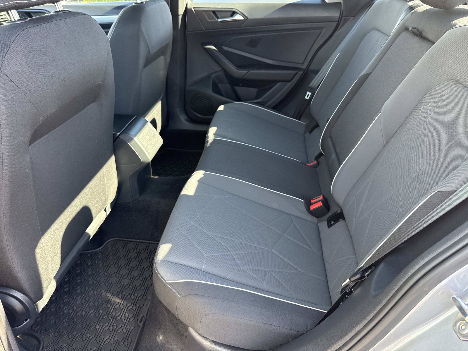 Certified 2025 Volkswagen Jetta Sport FWD image 26