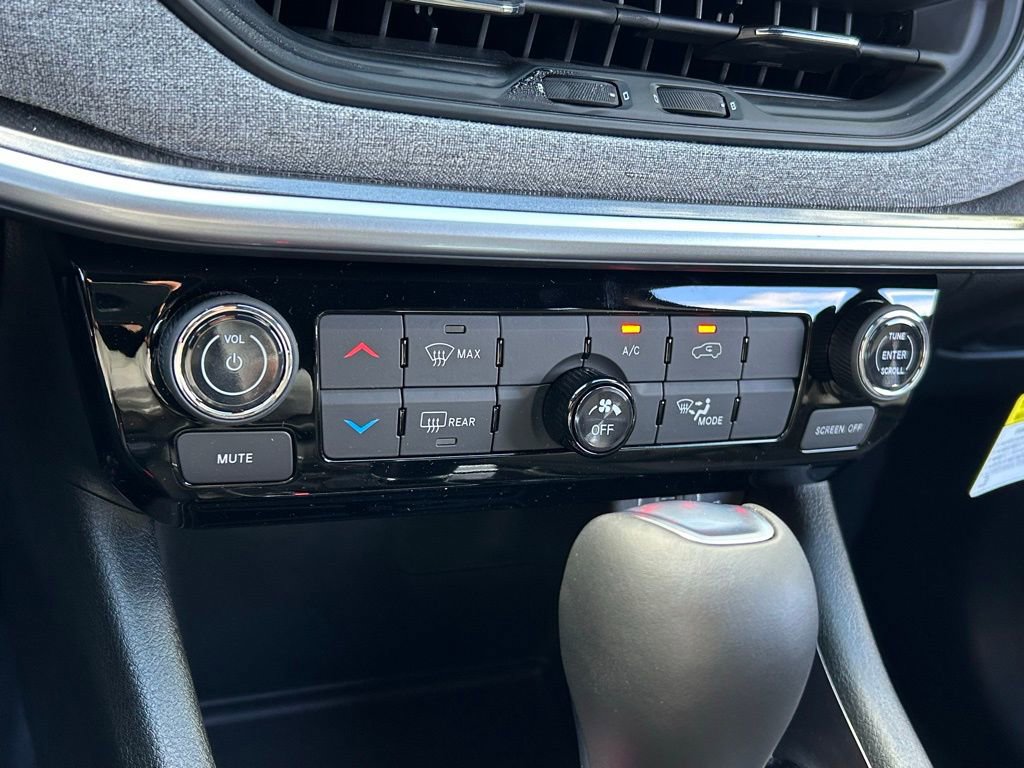 New 2026 Jeep Compass Latitude image 42